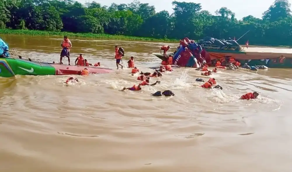 Trágico. El choque de dos botes causó la desaparición de un policía, un trabajador y armas. Foto: difusión.