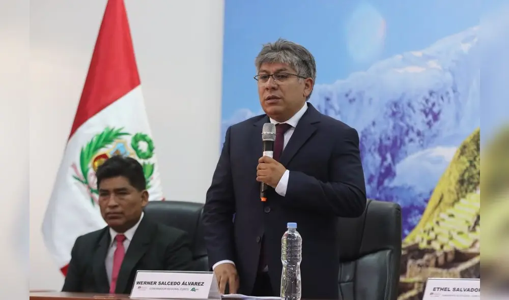 Gobernador Werner Salcedo insiste en que sus relojes Rolex no son originales. Foto: GR Cusco