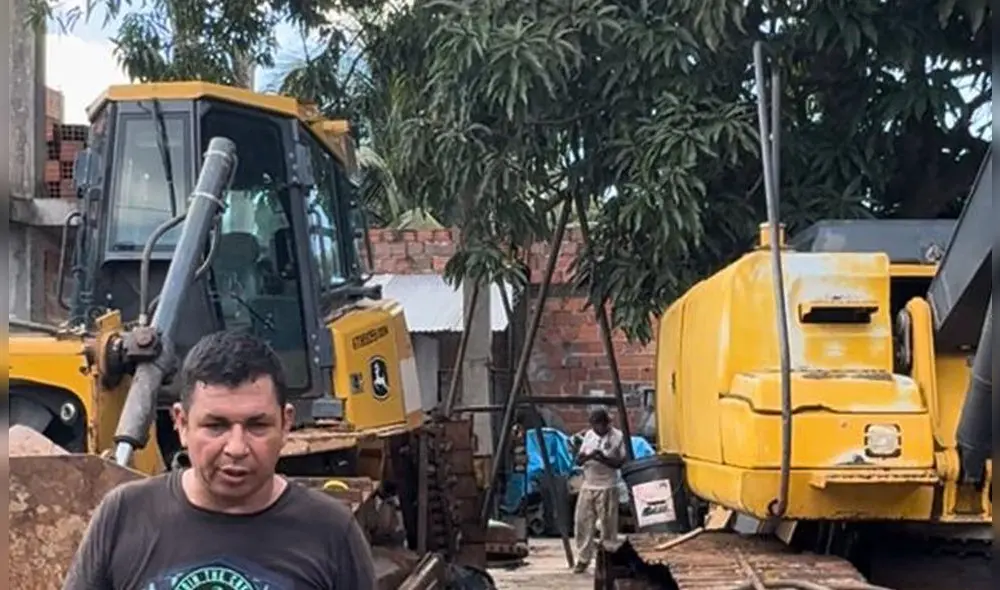 Cessy Lozano halló a dos de las máquinas fuera del taller del contratista, debajo de árboles de mango. Cessy Lozano halló a dos de las máquinas fuera del taller del contratista, debajo de árboles de mango.