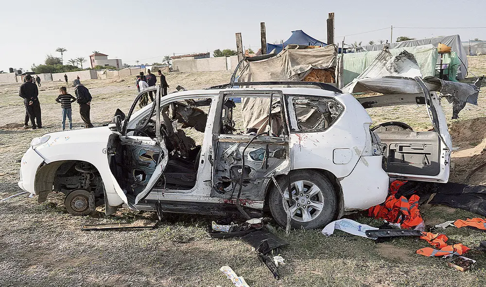 Asesinados mientras ayudan. Víctimas del fatal ataque son siete en total. Foto: AFP