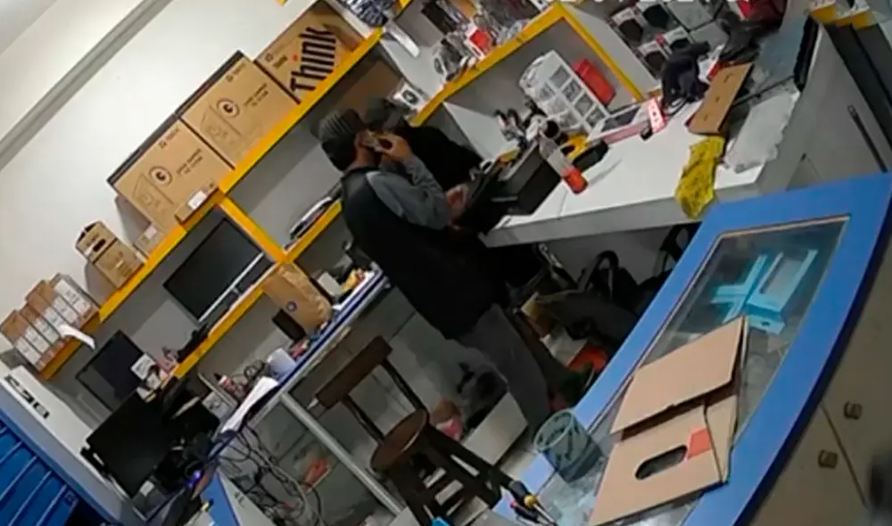 Tienda de productos tecnológicos sufrió el robo de productos valorizados en casi S/35.000. Foto: RPP Tienda de productos tecnológicos sufrió el robo de productos valorizados en casi S/35.000. Foto: RPP