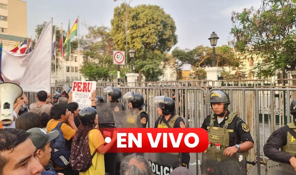 Protestas se congregaron frente al Congreso. Foto: La Repúblcia
