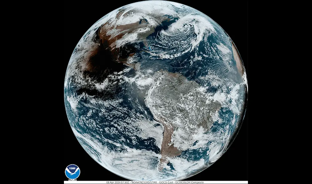 Eclipse desde el espacio. Foto: NOAA