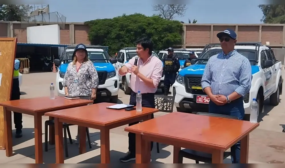 Alcalde de SJL, Jesús Maldonado, sale a denunciar. Alcalde de SJL, Jesús Maldonado, sale a denunciar.