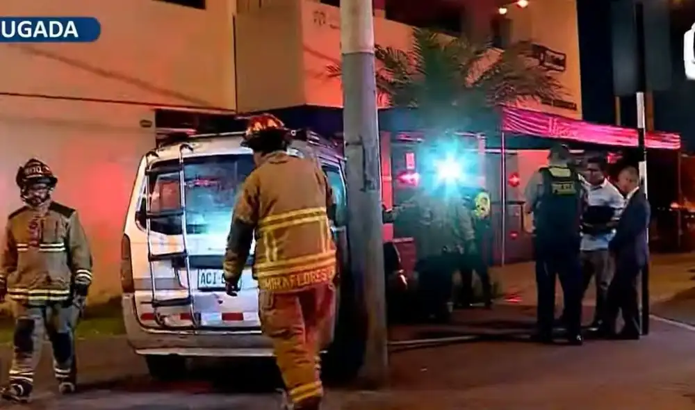 Uno de los pasajeros señaló que el chofer de la miniván subió a un taxi para perseguir a quien presuntamente causó el accidente. Foto: captura de Panamericana