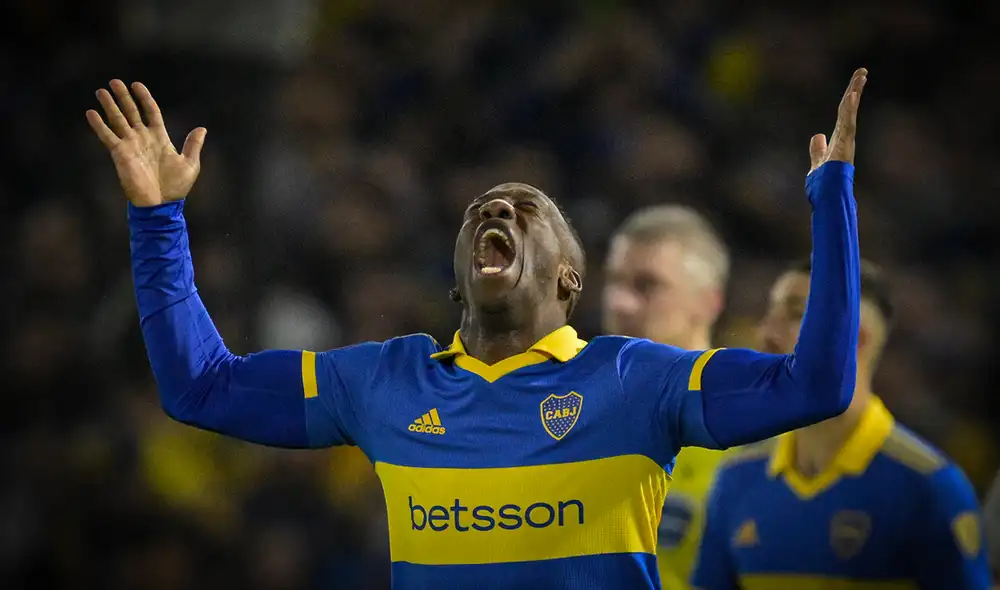 Luis Advíncula es uno de los capitanes de Boca Juniors. Foto: AFP Luis Advíncula es uno de los capitanes de Boca Juniors. Foto: AFP