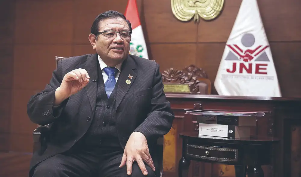 Advertencia: Salar Arenas dice que la independencia del JNE se encuentra en peligro. Foto: EFE