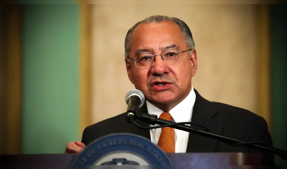 Manuel Rocha es sentenciado a 15 años de prisión y a pagar una reparación de US$500.000 por espionaje. Foto: Composición LR | Agencia EFE