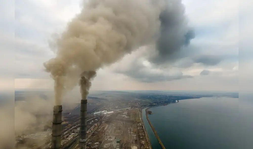 Contaminación industrial. Foto: EnLight Contaminación industrial. Foto: EnLight