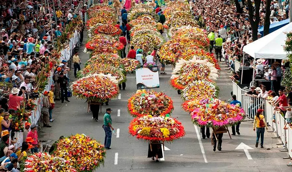 La Feria de las Flores convoca a miles de personas y atrae visitantes de otras ciudades y del exterior. Foto: composición LR/Colombia Turismo La Feria de las Flores convoca a miles de personas y atrae visitantes de otras ciudades y del exterior. Foto: composición LR/Colombia Turismo