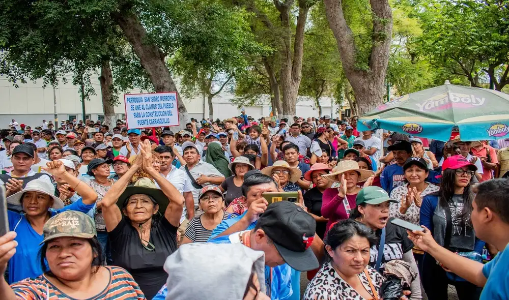 Casi 5.000 familias padecen por el servicio de agua potable en Piura. Foto: Maribel Mendo LR