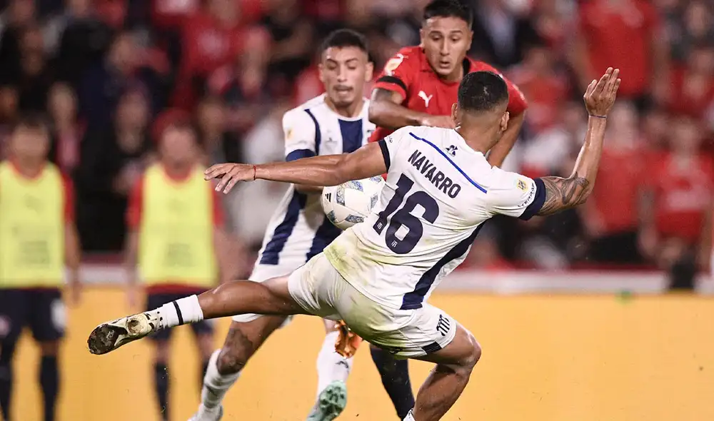 Independiente tuvo ventaja numérica con la roja a Navarro, pero no pudo salir del empate. Foto: Independiente / Twitter
