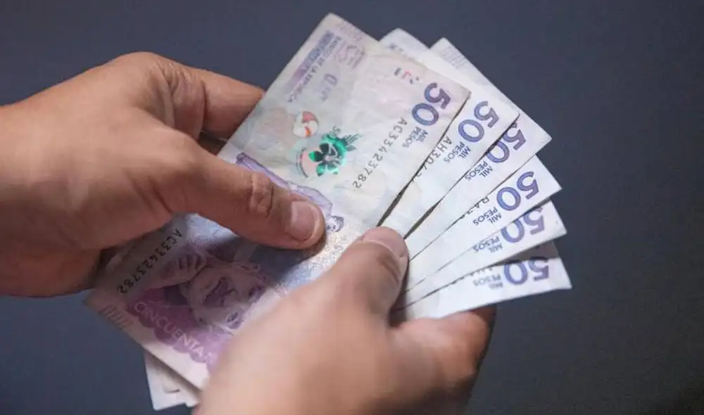 La distribución de los bonos de 500 mil pesos es una ayuda crucial para muchas familias colombianas en estos tiempos desafiantes. Foto: El Colombiano