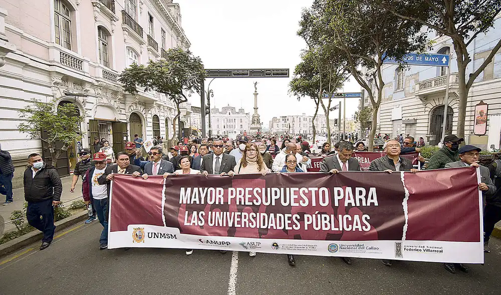Presión. Desde San Marcos, los docentes y alumnos evalúan salir a marchar contra el decreto. Foto: difusión Presión. Desde San Marcos, los docentes y alumnos evalúan salir a marchar contra el decreto. Foto: difusión