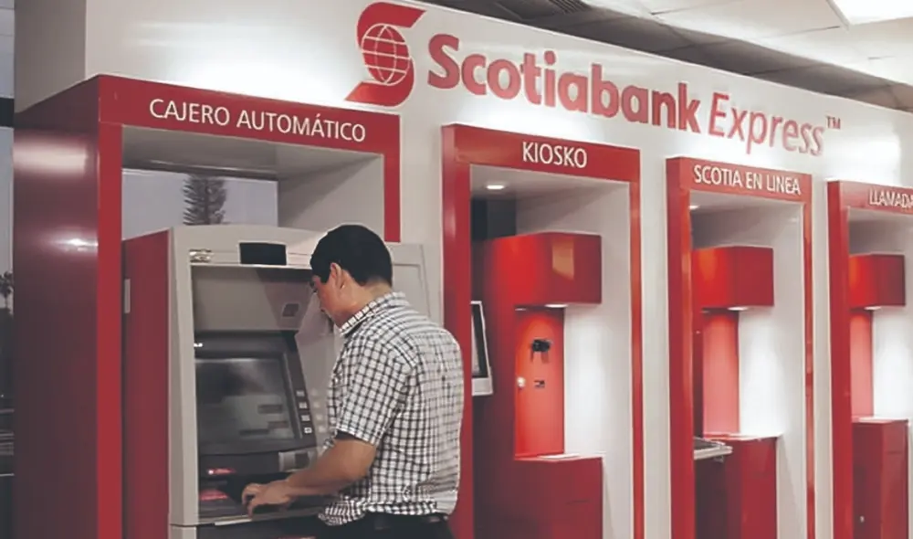 Cajero. En algunos bancos, las tasas de una comisión interplaza para las tarjetas de débito y crédito son superiores a los S/7. Foto: difusión