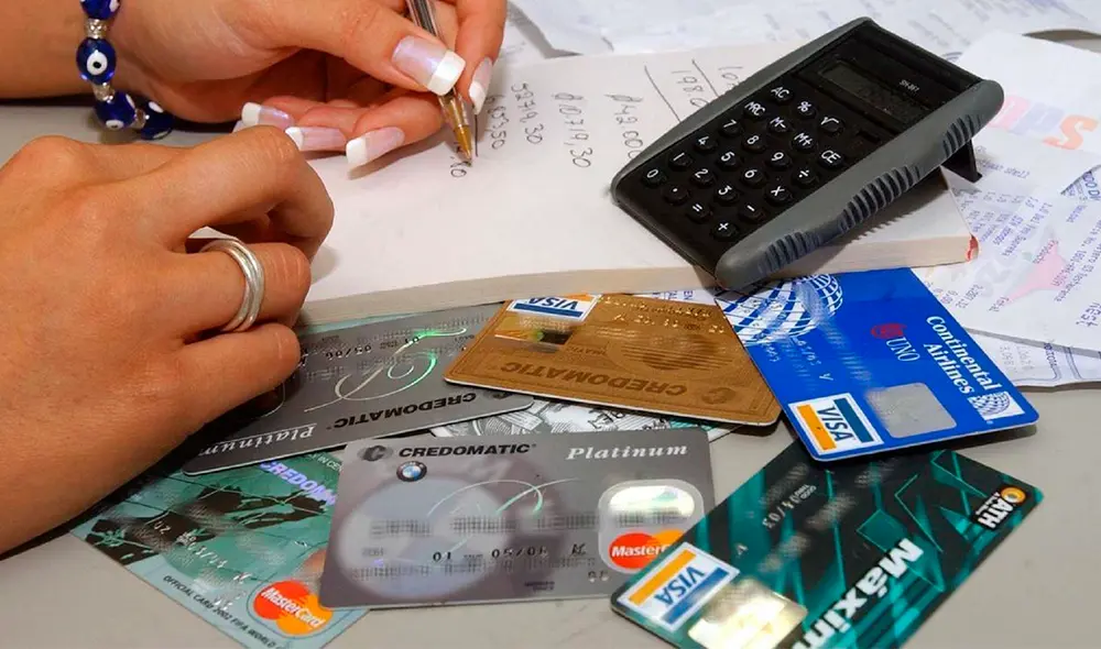 Son cientos de ciudadanos que tienen, actualmente, una deuda con alguna entidad bancaria. Foto: Andina