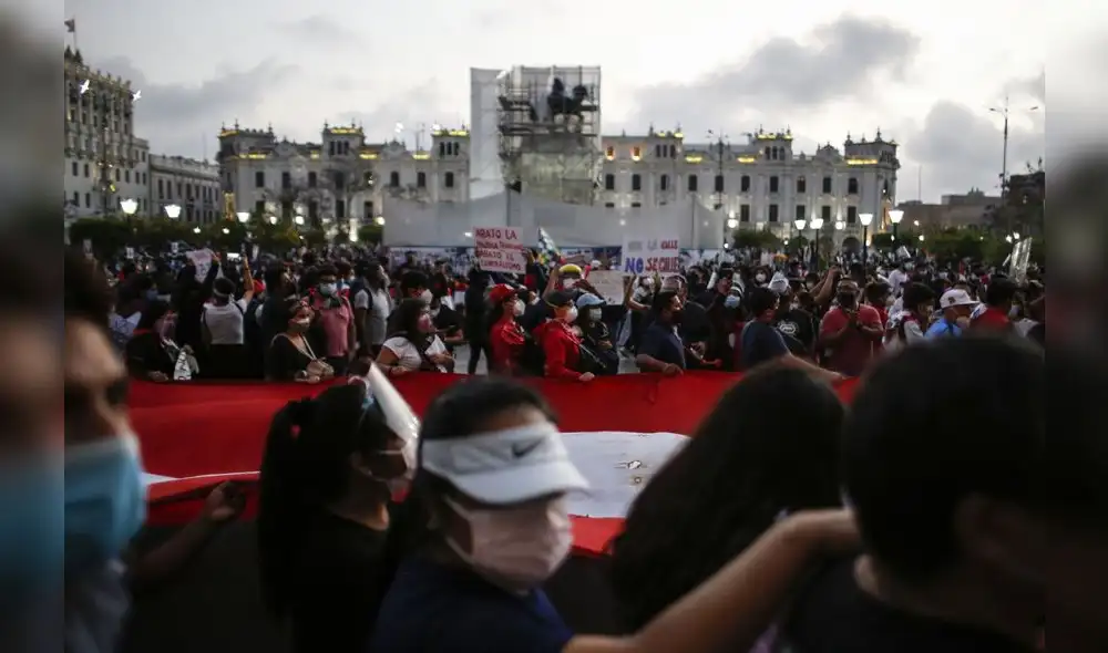 Plaza San Martín, en el centro de Lima es una de las plazas más representativas para alzar la voz de protesta frente a las injusticias. Foto: Andina Plaza San Martín, en el centro de Lima es una de las plazas más representativas para alzar la voz de protesta frente a las injusticias. Foto: Andina
