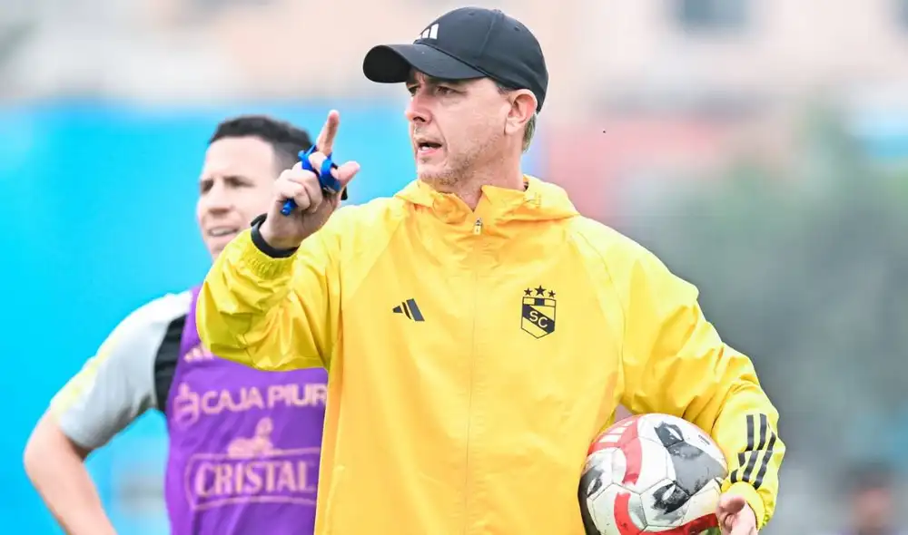 Tiago Nunes solo dirigió a Sporting Cristal en la temporada 2023 y lo dejó en puestos de clasificación. Foto: Sporting Cristal