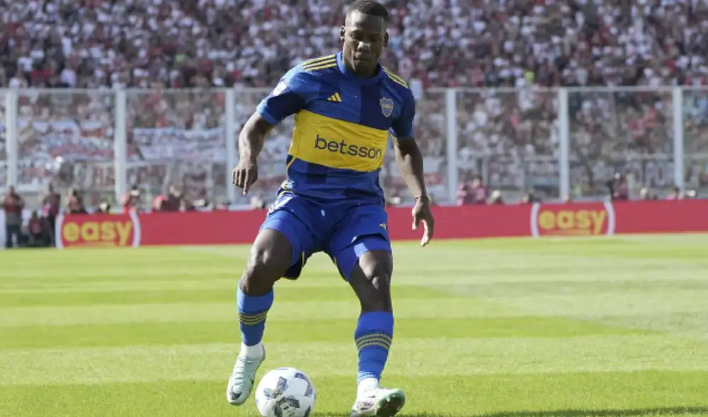 Luis Advíncula es titular indiscutible en Boca Juniors. Foto: Boca Juniors.
