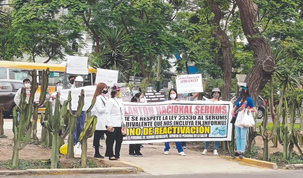 Otro problema. Esta denuncia se suma a la decisión del Minsa de incorporar a los médicos jalados del ENAM al Serums. Foto: difusión