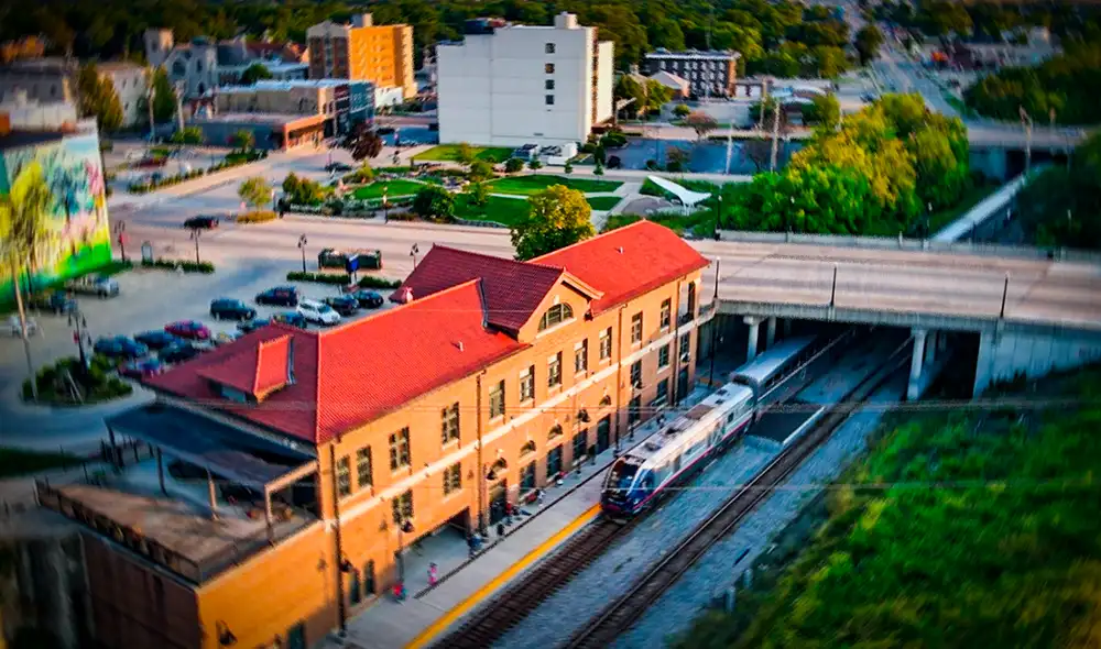 Si quieres ganar 11.700 dólares por solo residir en una ciudad de Estados Unidos, esta nota será de tu interés. Foto: Micoope