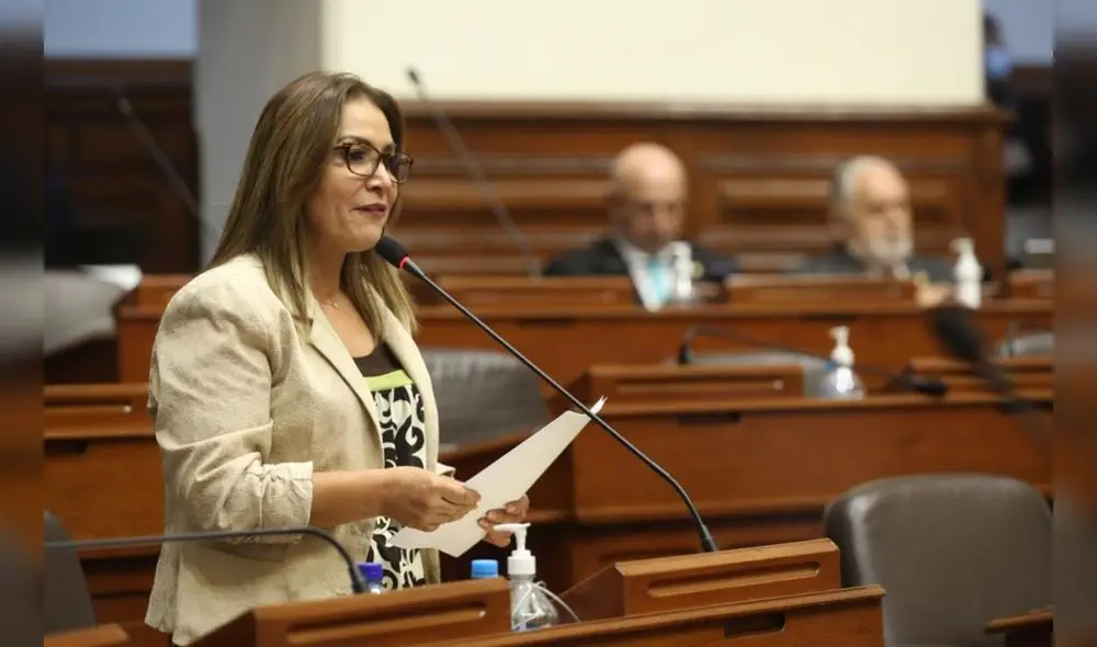 En febrero de este año, Magaly Ruiz ya fue blindada en la SAC por el caso de recorte de sueldos. Foto: Congreso