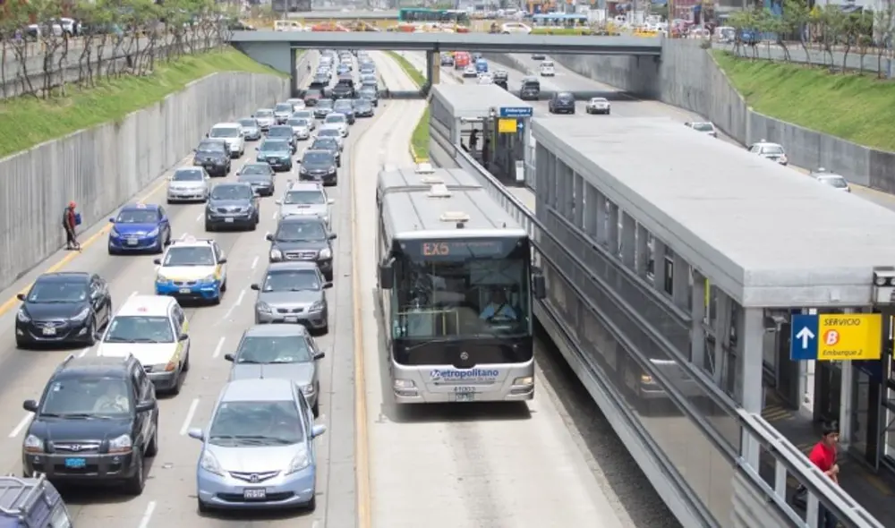 El Metropolitano fusionará los servicios Expreso para agilizar el paso de los buses. Foto: Andina