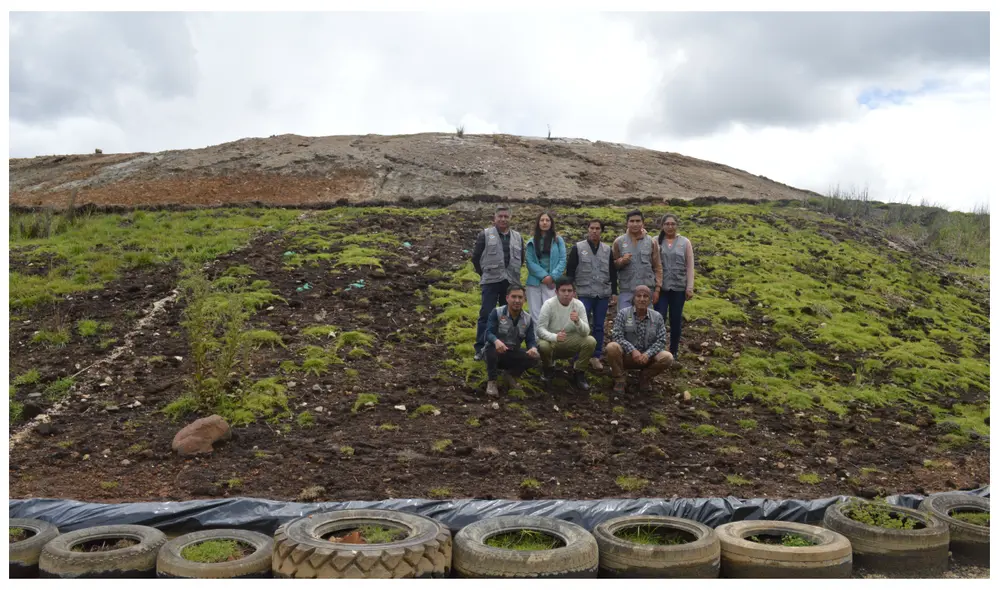 Un grupo de estudiantes y profesores de la UNASAM han logrado que vuelva a  brotar vida en el relave de Mesapata, en Ancash.