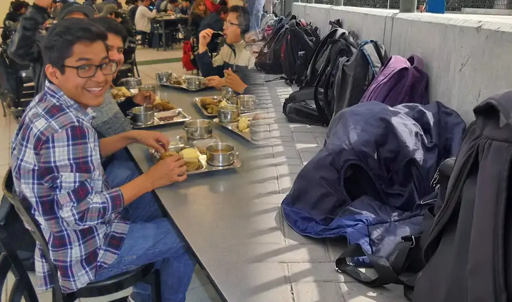 El Comedor Universitario de la UNI es uno de los lugares más concurridos de la casa de estudios. Foto: composición LR/UNI/Modesto Montoya/Youtube