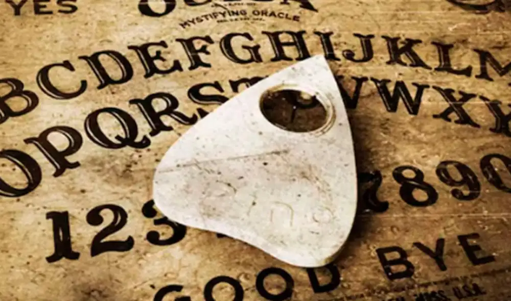 Menores de edad juegan la ouija y son llevados de emergencia al hospital. Foto: difusión Menores de edad juegan la ouija y son llevados de emergencia al hospital. Foto: difusión