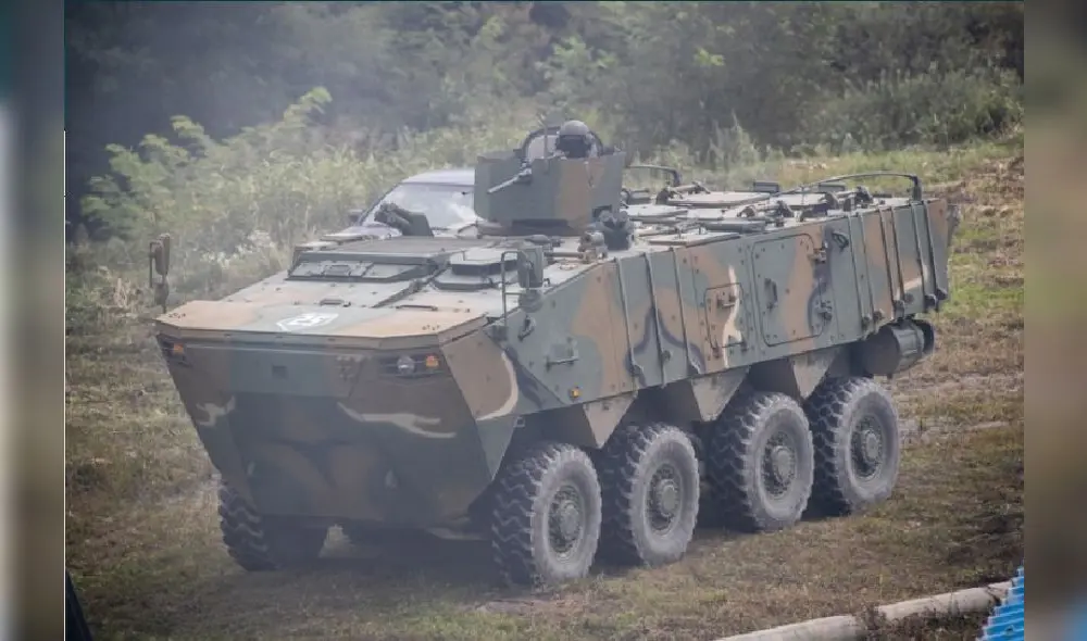 El modelo de blindado 8x8 que fabrica la surcoreana STX Corporation-Hyudai Rotem