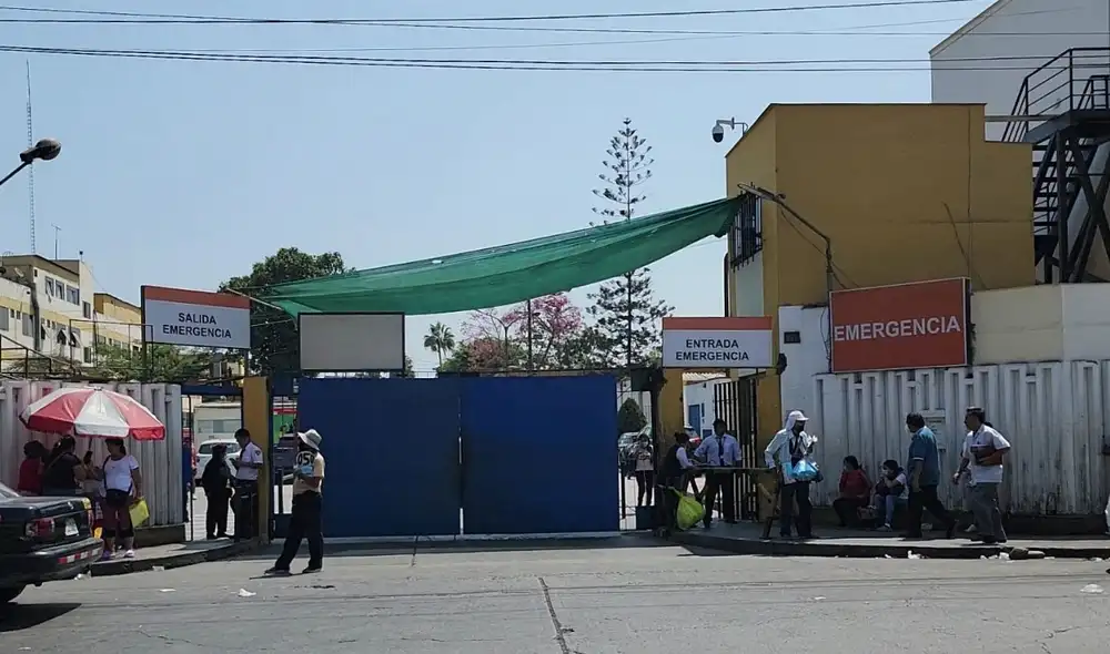 Mujer se dirigía a realizar una compra cuando fue impactada por un proyectil de arma de fuego. Foto: Bella Alvites/La República Mujer se dirigía a realizar una compra cuando fue impactada por un proyectil de arma de fuego. Foto: Bella Alvites/La República