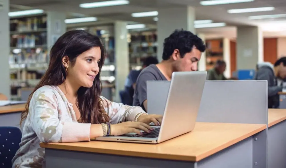 Ministro de Trabajo exhortó a jóvenes a pensar también en cursar especialidades en institutos. Foto: Andina Ministro de Trabajo exhortó a jóvenes a pensar también en cursar especialidades en institutos. Foto: Andina