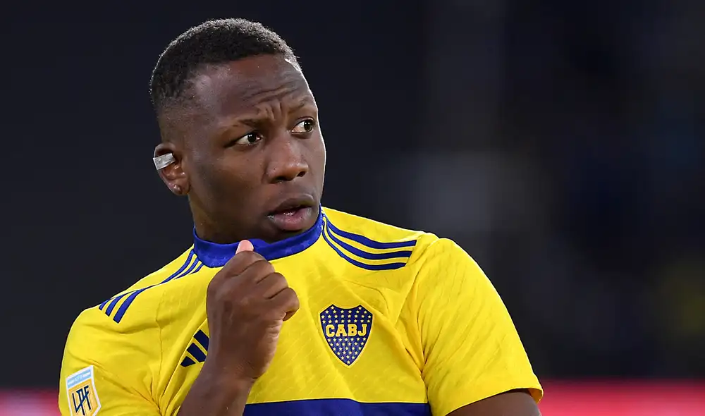 Luis Advíncula atraviesa su tercer año en Boca Juniors. Foto: AFP