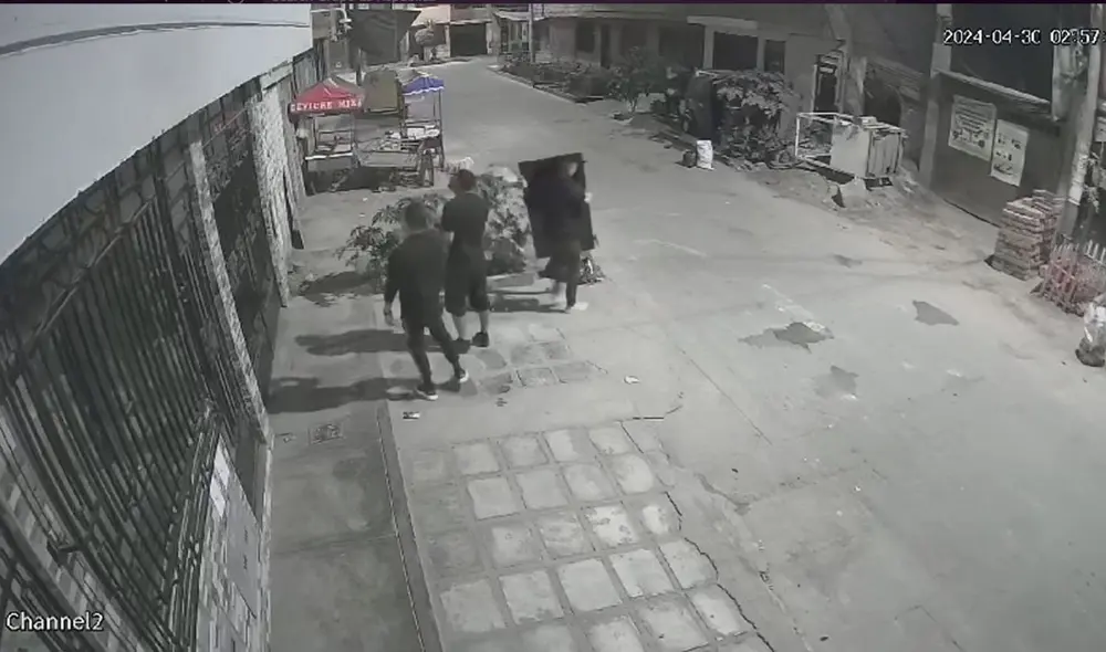 Robo en manada: delincuentes ingresaron por la ventana del segundo piso. Créditos: Rosa Quincho/ URPI - LR