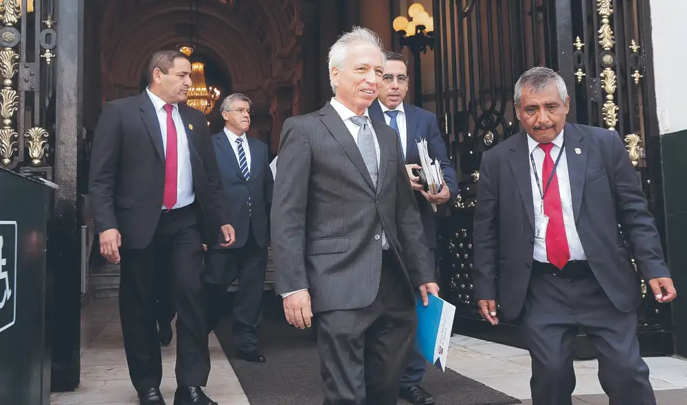 Aldo Vásquez recordó que la comisión especial solo nombró a 7 titulares y 7 suplentes de la JNJ. Foto: Congreso