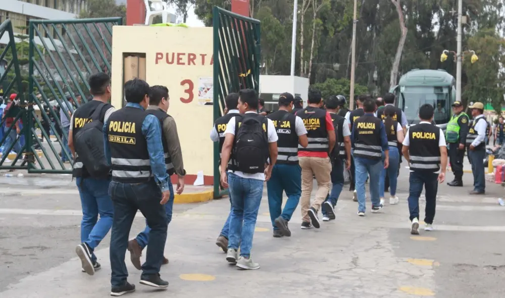 El 23 de enero del 2023, la PNP ingresó a San Marcos a la fuerza y detuvo a 193 personas, entre manifestantes y estudiantes. Foto: Andina El 23 de enero del 2023, la PNP ingresó a San Marcos a la fuerza y detuvo a 193 personas, entre manifestantes y estudiantes. Foto: Andina