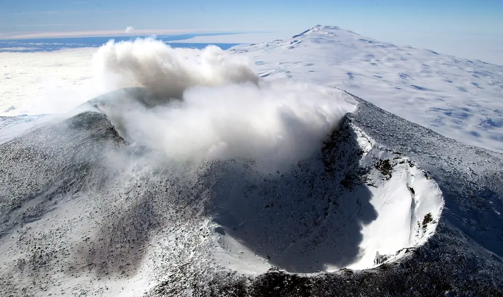 Este volcán fue descubierto en 1841 y posee una  altura de 3.794 metros sobre el nivel del mar. Foto: Radar Enegético