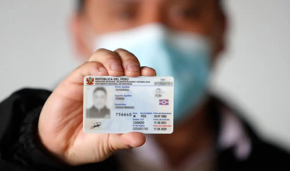 Según cifras del Reniec, un promedio de más de 100.000 ciudadanos cuentan con DNI electrónico en el Perú. Foto: Andina