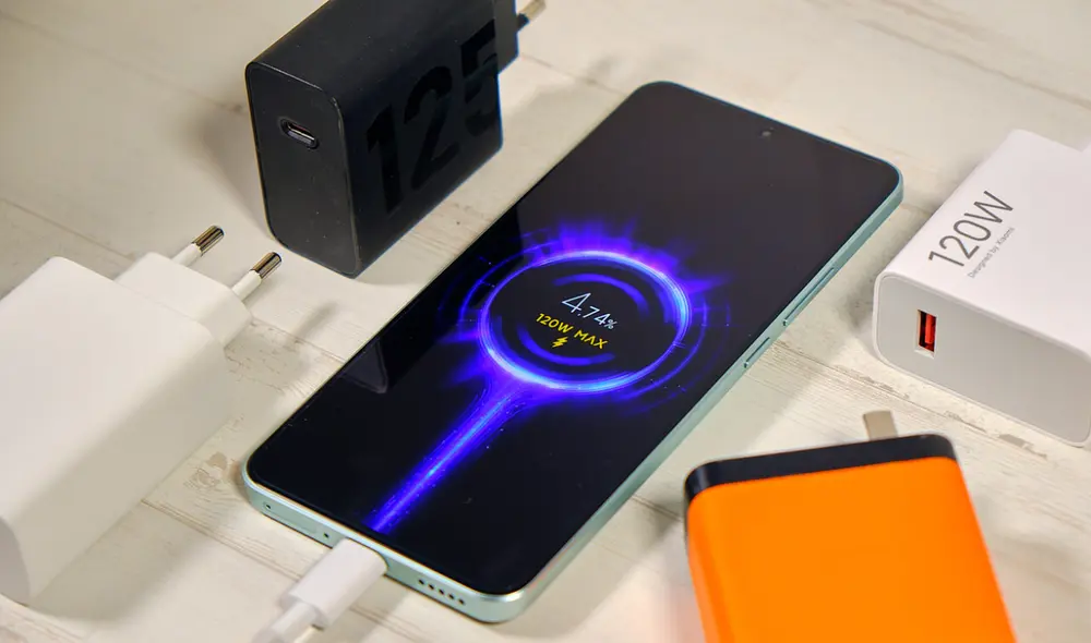 Si no se emplea de forma correcta, la carga rápida puede ser perjudicial. Foto: Composición LR | Xataka