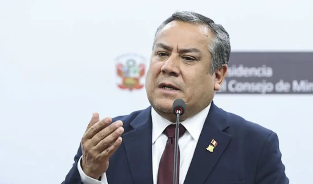 Adrianzén anunció que el Gobierno de Boluarte trabajará en revertir las cifras de pobreza. Foto: Andina