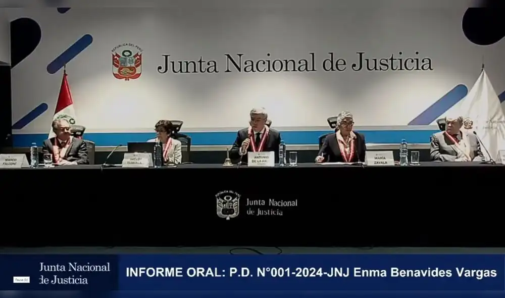 Pleno de la Junta Nacional de Justicia: Marco Tulio Falconí,  Imelda Tumialán, Antonio de la Haza (presidente), María Zavala Valladares y Guillermo Thornberry