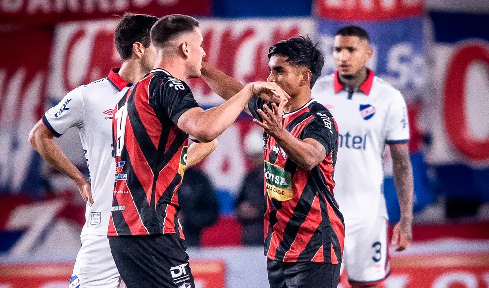 El primer tiempo fue suficiente para que Fénix golee a Nacional. Foto: Fénix El primer tiempo fue suficiente para que Fénix golee a Nacional. Foto: Fénix