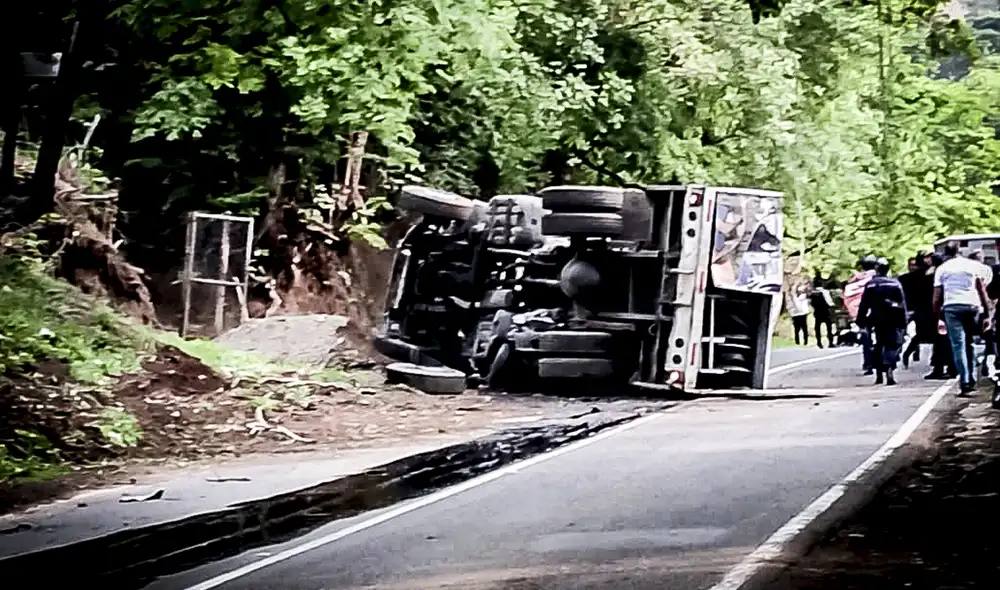 De acuerdo con información de Unión Radio, el conductor fue identificado como Oliver Soto, de 49 años. Foto: Carlos Pérez Ampueda/X