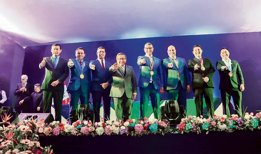 A cargo. Castillo Rojo con alcalde Spadaro y distritales Chávez, Vásquez, Adrianzén, Garay. Infantes y Callán gestionan el Callao. Foto: difusión A cargo. Castillo Rojo con alcalde Spadaro y distritales Chávez, Vásquez, Adrianzén, Garay. Infantes y Callán gestionan el Callao. Foto: difusión