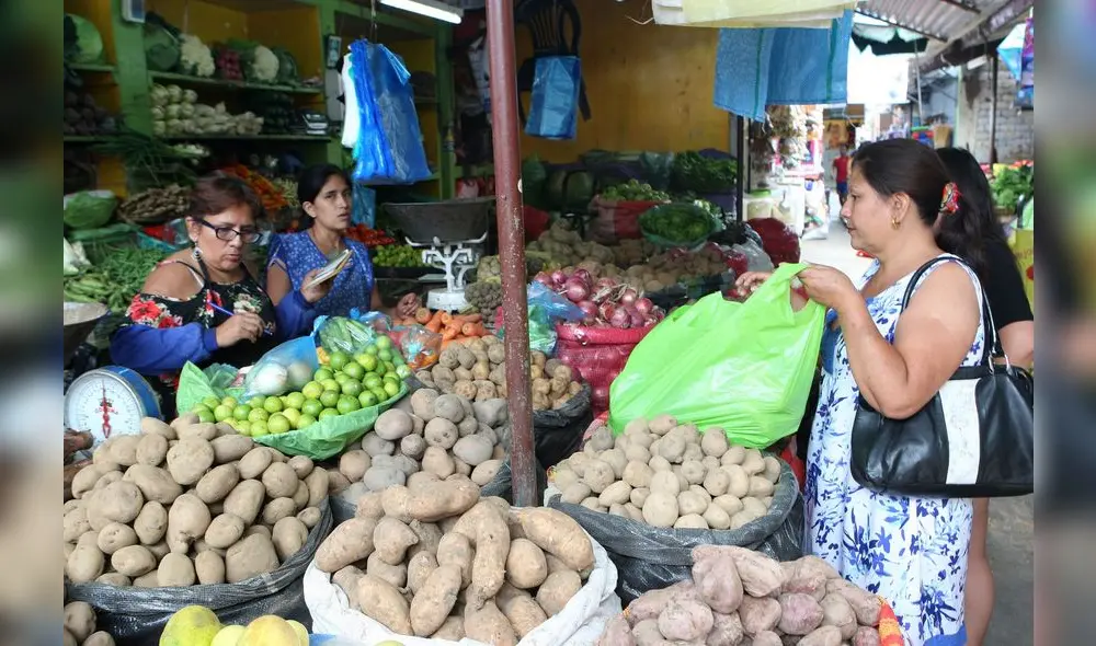 El promedio de jefas de hogares pobres sería de 50 años. Fuente: Andina
