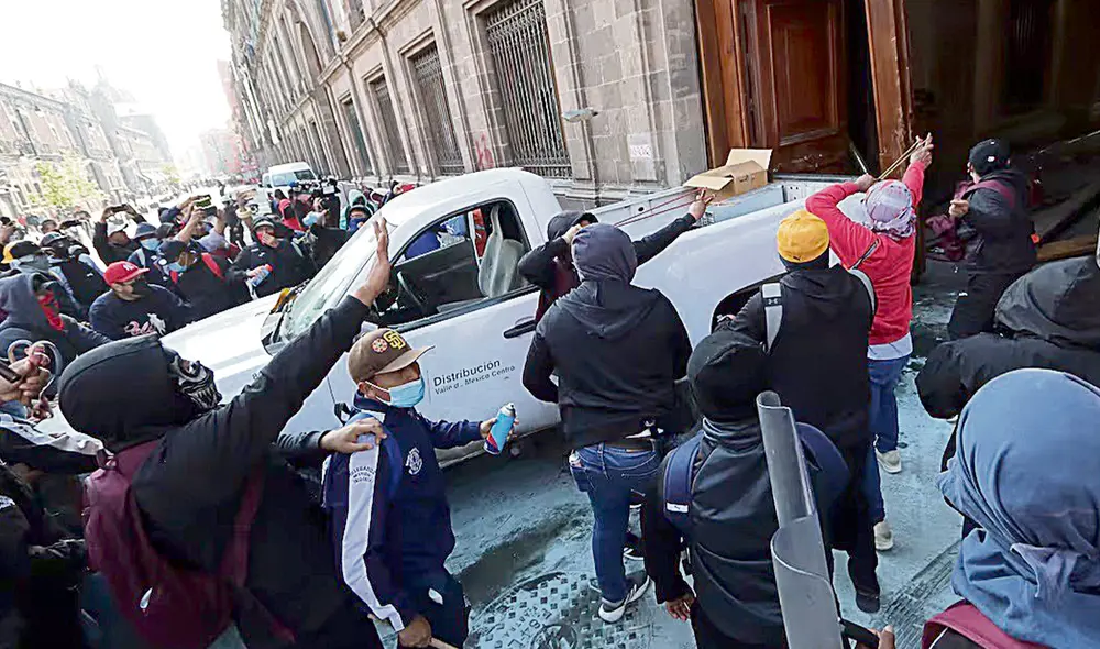 Protestas en Ciudad de México dejan policías heridos. Protestas en Ciudad de México dejan policías heridos.