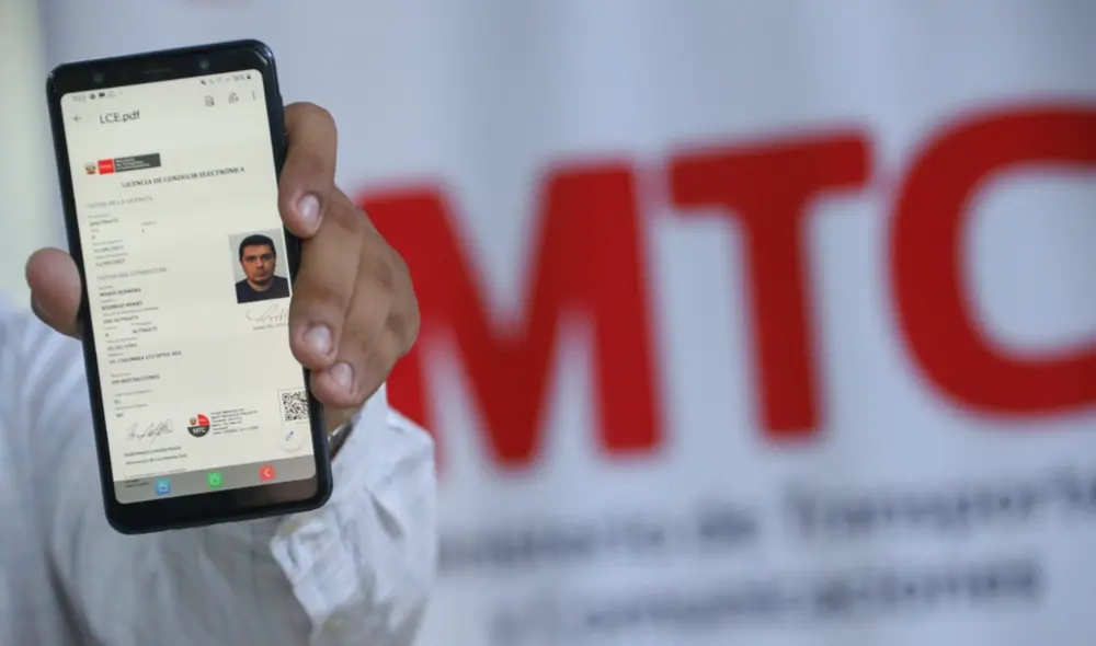 Para obtener la licencia de conducir, se debe superar el examen médico, de reglas y de manejo. Foto: Andina