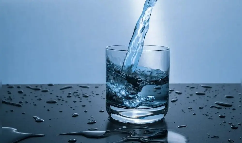El agua ya no es considerada la mejor alternativa para la rehidratación. Foto: Pixabay