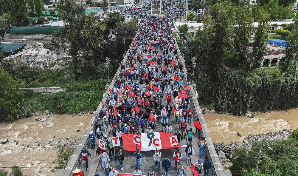 Indagaciones. A paso lento avanzan las investigaciones por las muertes de tres peruanos en las protestas de Arequipa. Foto: Rodrigo Talavera / La República